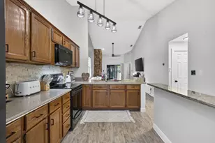 3807 Collinwood Ln, West Palm Beach, FL 33406 - Photo 9