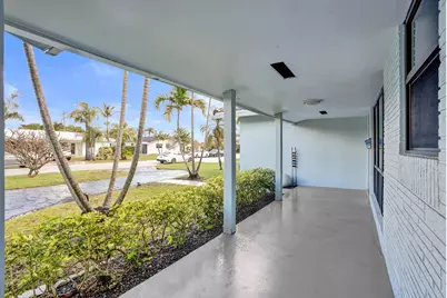 2674 NE 8th Court, Pompano Beach, FL 33062 - Photo 5