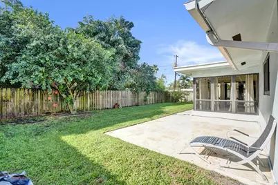 2674 NE 8th Court, Pompano Beach, FL 33062 - Photo 7