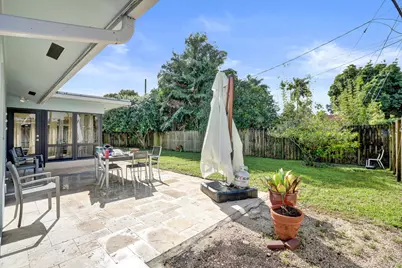 2674 NE 8th Court, Pompano Beach, FL 33062 - Photo 11