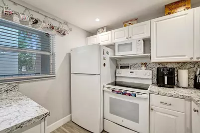 9480 Poinciana Place #201, Davie, FL 33324 - Photo 7