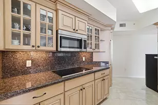 6051 N Ocean Dr, Hollywood, FL 33019 - Photo 19