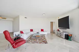 6051 N Ocean Dr, Hollywood, FL 33019 - Photo 9