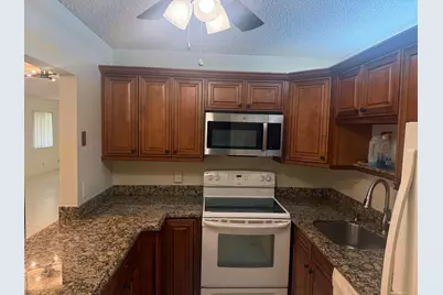 211 Pine Hov Circle #D-2, Greenacres, FL 33463 - Photo 3