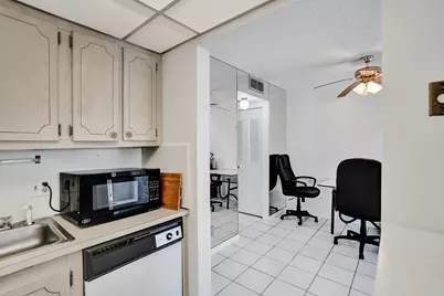 3038 Berkshire B #3038, Deerfield Beach, FL 33442 - Photo 9