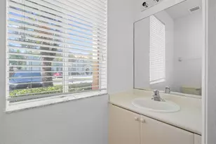 2527 SE 15th Pl, Homestead, FL 33035 - Photo 11