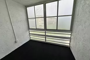 500 Village Green Cir W, Palm Springs, FL 33461 - Photo 17