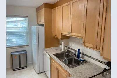 307 Lake Evelyn Drive, West Palm Beach, FL 33411 - Photo 7