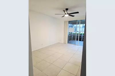 10851 Palm Ridge Lane, Tamarac, FL 33321 - Photo 9