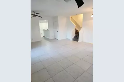 10851 Palm Ridge Lane, Tamarac, FL 33321 - Photo 5