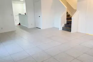 10851 Palm Ridge Ln, Tamarac, FL 33321 - Photo 5