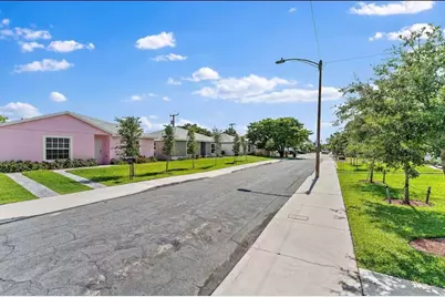 565 Lilac Court, West Palm Beach, FL 33407 - Photo 29