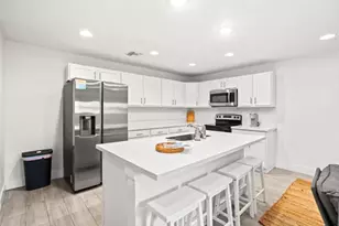 565 Lilac Ct, West Palm Beach, FL 33407 - Photo 1