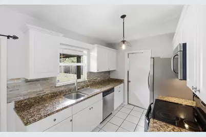 225 SW Crescent Avenue, Port Saint Lucie, FL 34984 - Photo 11