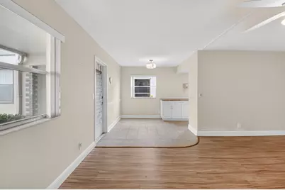 204 Flanders E, Delray Beach, FL 33484 - Photo 3