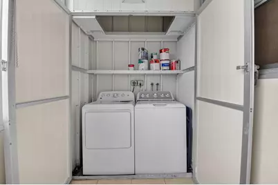 204 Flanders E, Delray Beach, FL 33484 - Photo 19