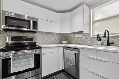 720 N Dixie Highway #604, Lantana, FL 33462 - Photo 13