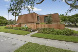 168 Heritage Way, West Palm Beach, FL 33407 - Photo 1