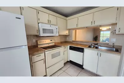 3146 Via Poinciana #414, Lake Worth, FL 33467 - Photo 21