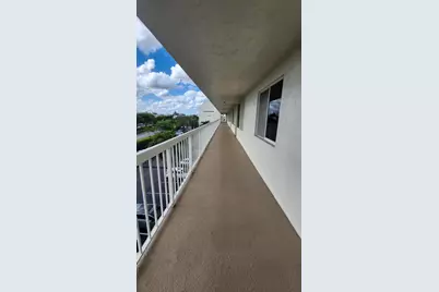 3146 Via Poinciana #414, Lake Worth, FL 33467 - Photo 11