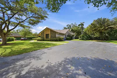 9127 NW 51st Place, Coral Springs, FL 33067 - Photo 3