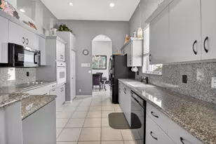 7152 Demedici Cir, Delray Beach, FL 33446 - Photo 15