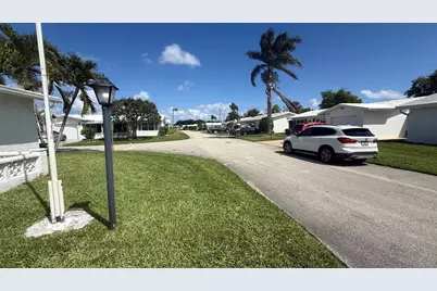1901 SW 14th Avenue, Boynton Beach, FL 33426 - Photo 23