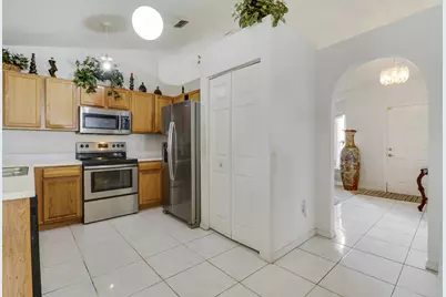 702 SE Lighthouse Avenue SE, Port Saint Lucie, FL 34983 - Photo 5