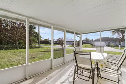 702 SE Lighthouse Avenue SE, Port Saint Lucie, FL 34983 - Photo 9