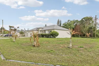 702 SE Lighthouse Avenue SE, Port Saint Lucie, FL 34983 - Photo 5