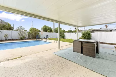 2503 Chesterfield Drive, Fort Pierce, FL 34982 - Photo 13