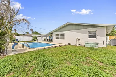 2503 Chesterfield Drive, Fort Pierce, FL 34982 - Photo 9