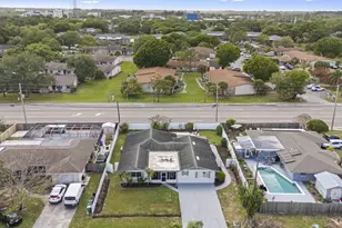 2503 Chesterfield Dr, Fort Pierce, FL 34982 - Photo 33