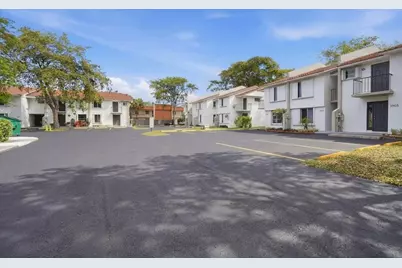 3907 NW 76th Terrace, Hollywood, FL 33024 - Photo 1