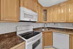 3200 NE 7th Ct, Pompano Beach, FL 33062 - Photo 3