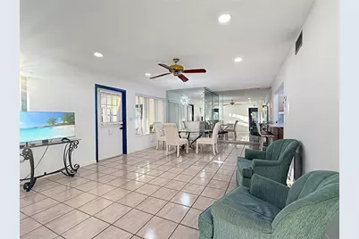 301 Knotty Pine Circle #D2, Greenacres, FL 33463 - Photo 3