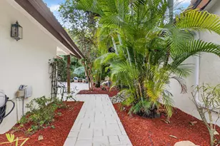 21700 Club Villa Terrace, Boca Raton, FL 33433 - Photo 9