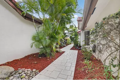 21700 Club Villa Terrace, Boca Raton, FL 33433 - Photo 9