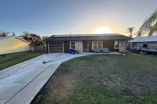 5638 SE Pine Ave, Stuart, FL 34997 - Photo 1