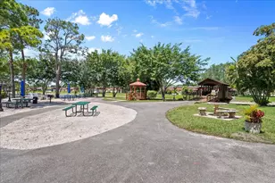 460 Franconia Cir, Lake Worth, FL 33467 - Photo 29