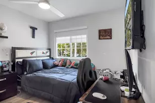 2221 NW 171st Terrace, Pembroke Pines, FL 33028 - Photo 33