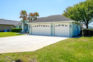 5754 NW Jigsaw Ln, Port Saint Lucie, FL 34986 - Photo 5