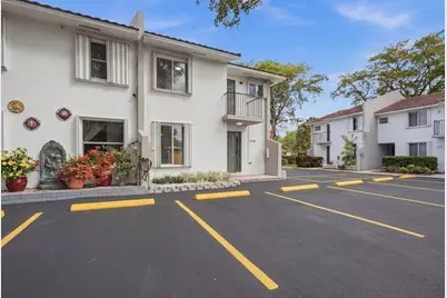 3940 NW 76th Terrace #3940, Davie, FL 33024 - Photo 3