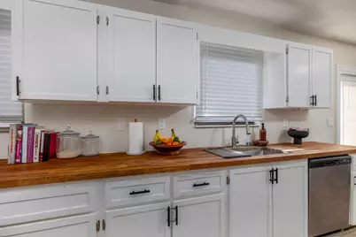 1415 SW 16th Ct Court SW, Vero Beach, FL 32962 - Photo 17