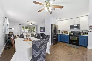 2725 NE 6th Ave, Wilton Manors, FL 33334 - Photo 9