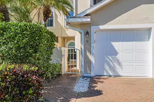 3223 S Lakeview Cir, Hutchinson Island, FL 34949 - Photo 9