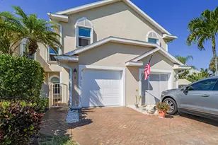 3223 S Lakeview Cir, Hutchinson Island, FL 34949 - Photo 5