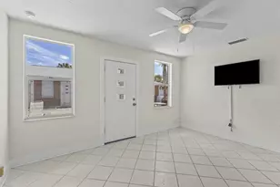 908 Villas Dr, Venice, FL 34285 - Photo 7