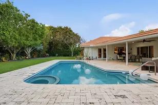 2001 Embassy Dr, West Palm Beach, FL 33401 - Photo 37