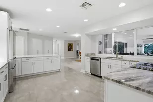 2001 Embassy Dr, West Palm Beach, FL 33401 - Photo 9